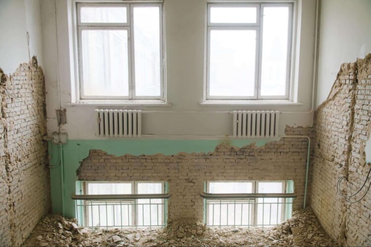 Why Cash Buyers Are the Best Option for Homes with Major Repairs in San Diego, CA